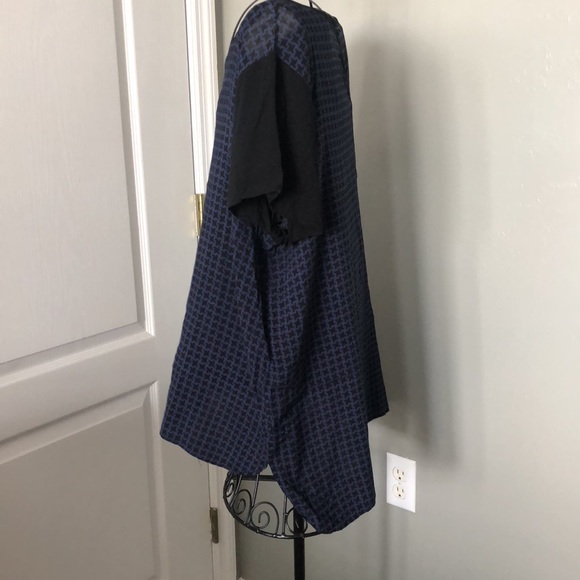 Old Navy High-Low T-Shirt Style Blouse - Picture 6 of 9